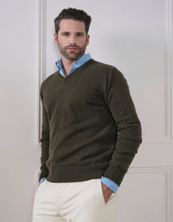 100% CASHMERE V-NECK WITH SUEDE ELBOW PATCH